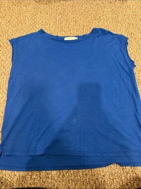 Sleeveless Crewneck Tank in Bright Blue